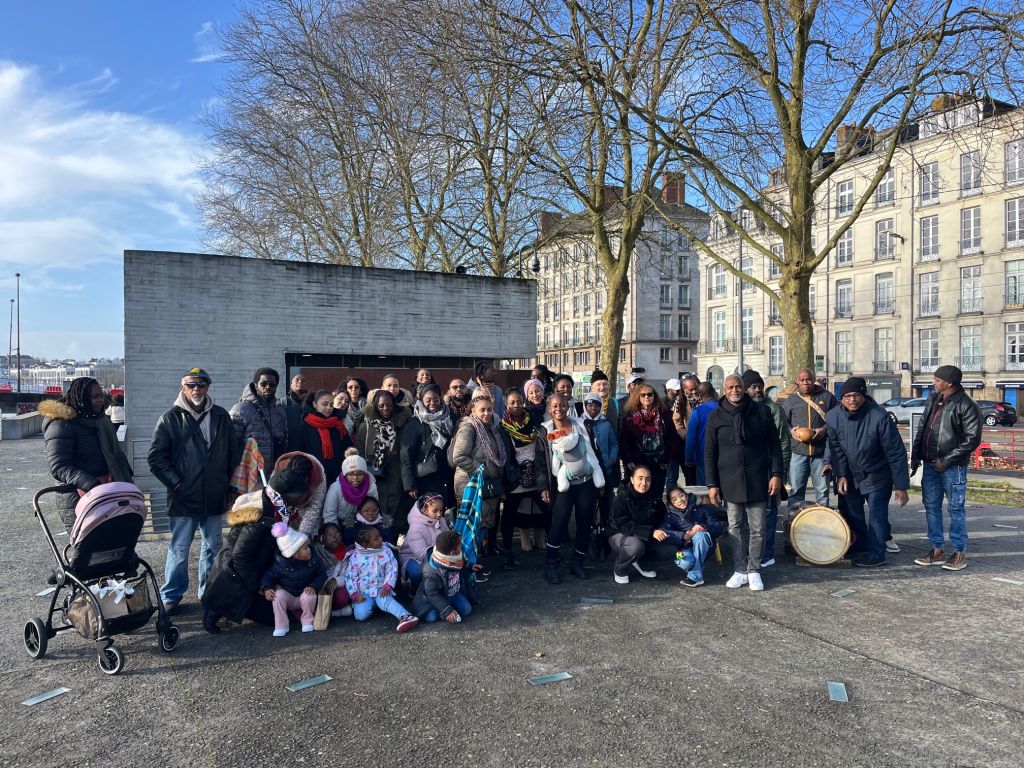 GRENN KFÉ en visite sur les traces du passé négrier de Nantes avec La Coque Nomade Fraternité